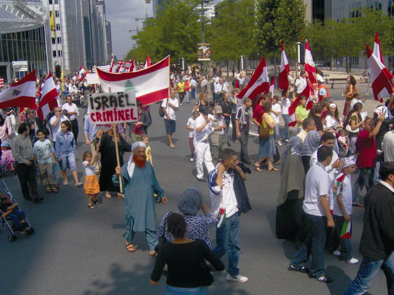 Brüksel'de onbinler ABD ve İsraili lanetledi