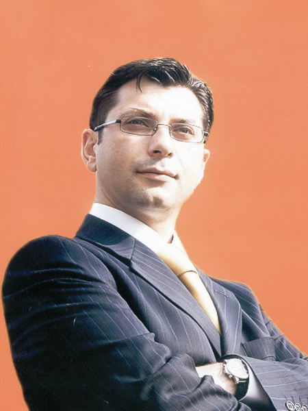HAKAN ESEN SCHAEBEEK'TEN  CDH 15. SIRA ADAYI OLDU