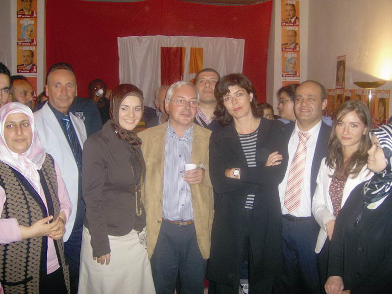CDH PARTİSİ SCHAERBEEK SEÇİM BÜROSU TÖRENLE AÇILDI