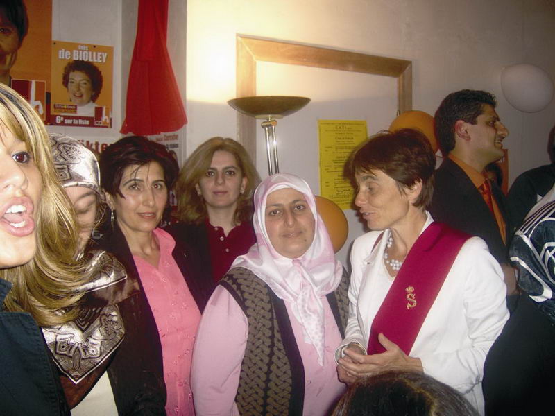 CDH PARTİSİ SCHAERBEEK SEÇİM BÜROSU TÖRENLE AÇILDI