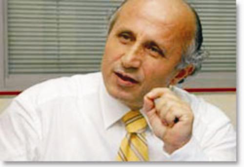 Yaşar Nuri Öztürk'ün Papa tepkisi