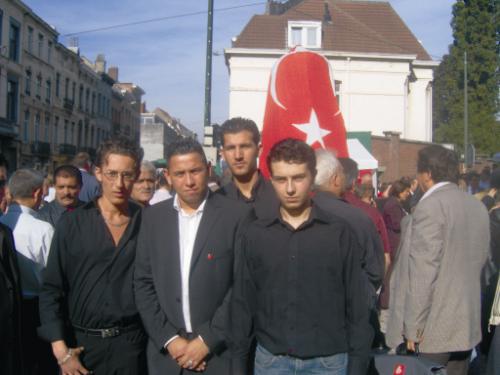 Hoca heykeli açılında siyasiler gövde gösterisi yaptı