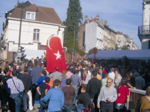 Hoca heykeli açılında siyasiler gövde gösterisi yaptı