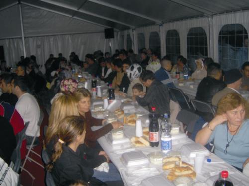 Ramazan çadırının konukları Büyükelçi  Fuat Tanlay ve Bakan Emir Kır idi