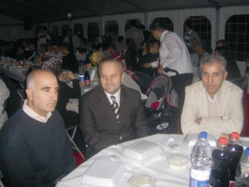 Ramazan çadırının konukları Büyükelçi  Fuat Tanlay ve Bakan Emir Kır idi