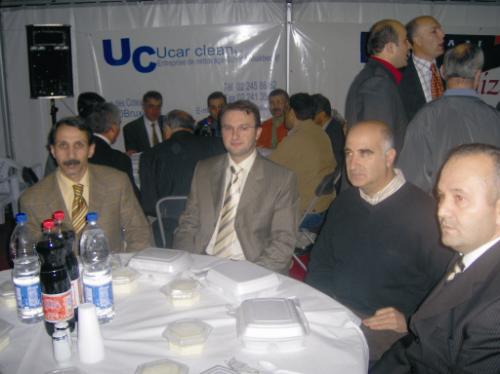 Ramazan çadırının konukları Büyükelçi  Fuat Tanlay ve Bakan Emir Kır idi
