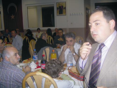 Hakan Erbaş'tan sinevizyonlu iftar yemeği
