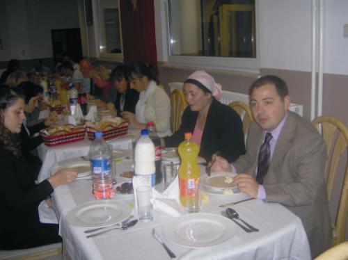 Hakan Erbaş'tan sinevizyonlu iftar yemeği
