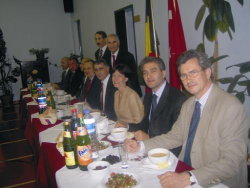 DİYANET BÜYÜKELÇİLİK CAMİASINA İFTAR YEMEĞİ VERDİ