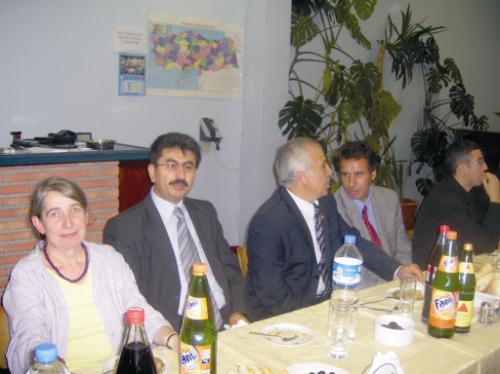 DİYANET BÜYÜKELÇİLİK CAMİASINA İFTAR YEMEĞİ VERDİ