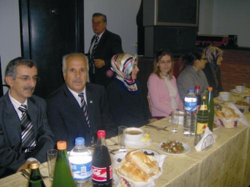 DİYANET BÜYÜKELÇİLİK CAMİASINA İFTAR YEMEĞİ VERDİ