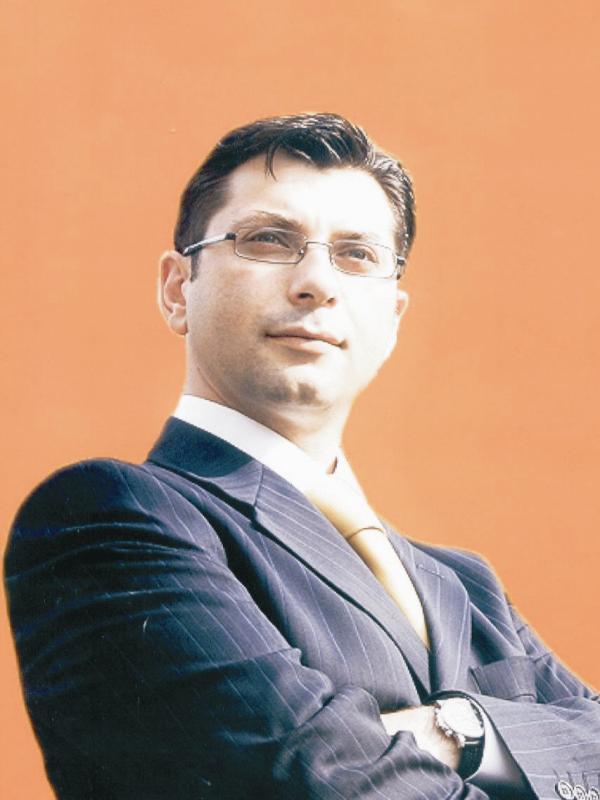 HAKAN ESEN: 'SCHAEBEEK KAZANMALI...'