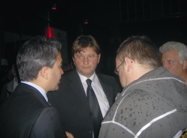 PS ADAYLARINI ŞOVLA TANITTI