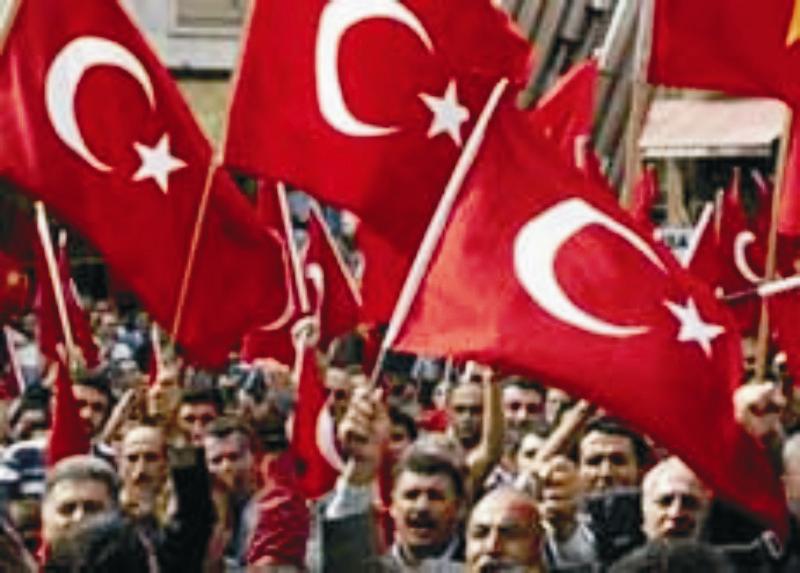 BOYKOT İŞ DÜNYASINI BÖLDÜ