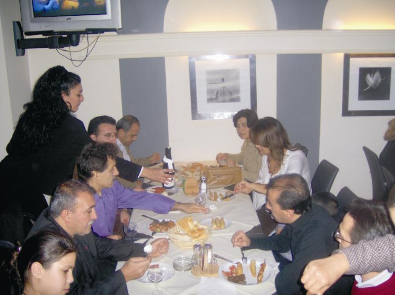 BRÜKSEL TÜRKÜ EVİNE KAVUŞTU
