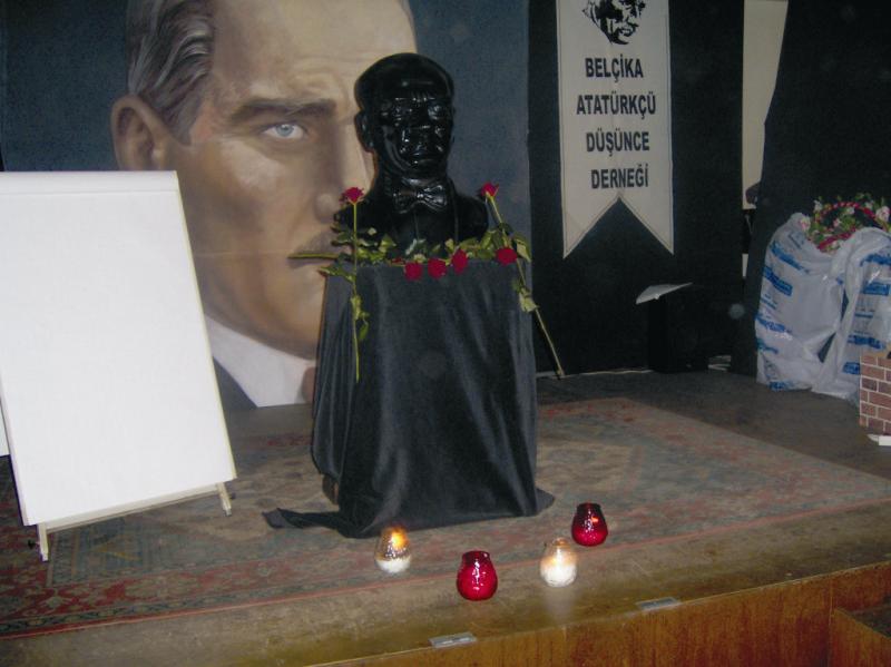 ATATÜRK BÜYÜKELÇİLİKTE ANILDI