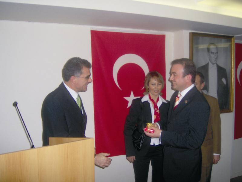ÖĞRETMENLER BÜYÜKELÇİLİK RESEPSİYONUNDA BİRARAYA GELDİ
