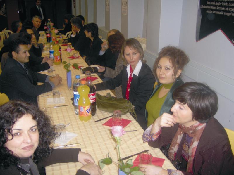 BADD'DEN ÖĞRETMENLERE BÜYÜK JEST