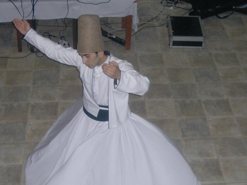 ÜNİVERSİTELİ GENÇLERİN