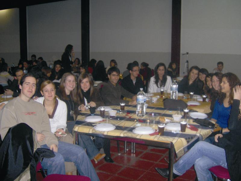 ÜNİVERSİTELİ GENÇLERİN