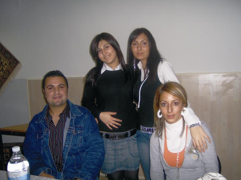 ÜNİVERSİTELİ GENÇLERİN