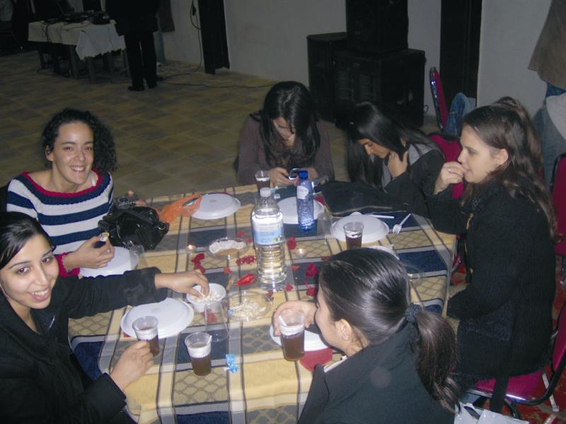 ÜNİVERSİTELİ GENÇLERİN