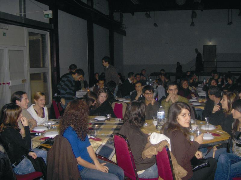 ÜNİVERSİTELİ GENÇLERİN