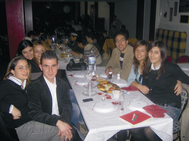 ÜNİVERSİTELİ GENÇLERİN