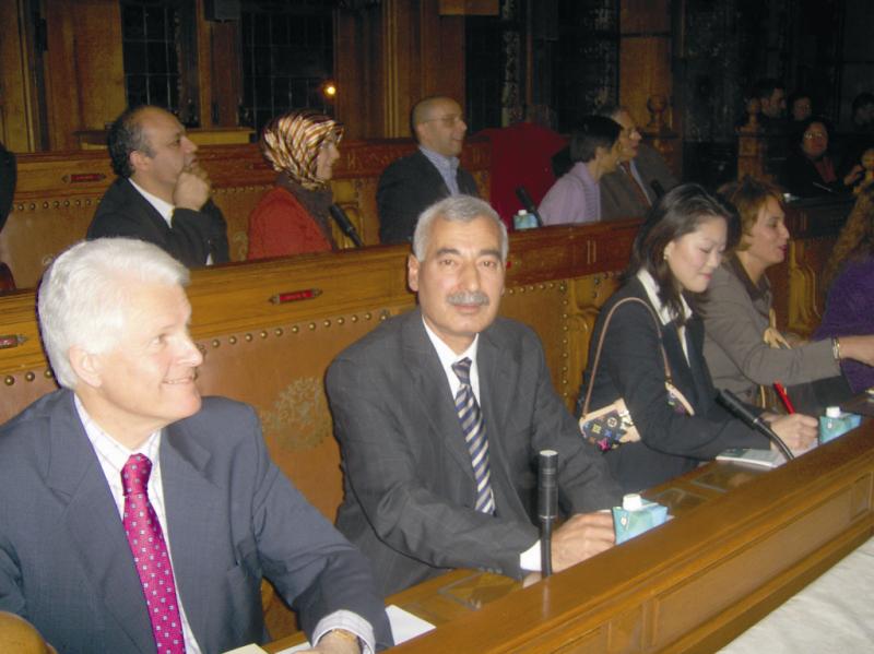 MAHİNUR ÖZDEMİR BAŞÖRTÜLÜ YEMİN ETTİ