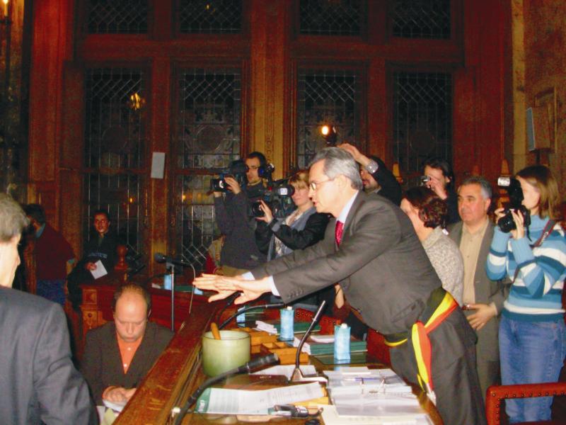 MAHİNUR ÖZDEMİR BAŞÖRTÜLÜ YEMİN ETTİ
