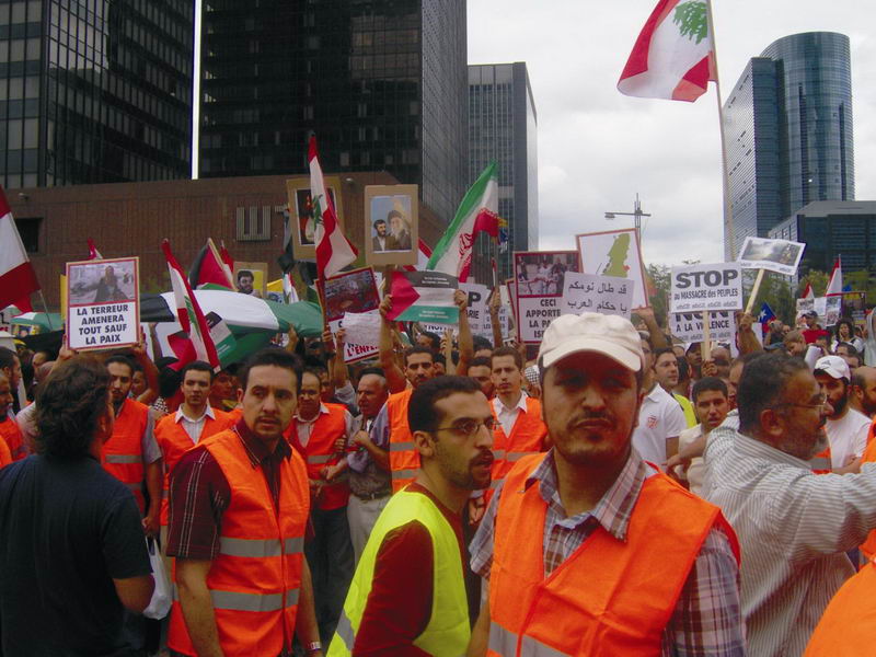 Onbinler Brüksel'de İsrail'i protesto etti