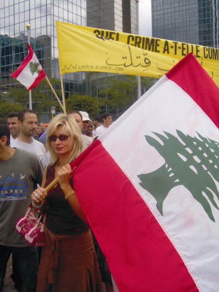 Onbinler Brüksel'de İsrail'i protesto etti
