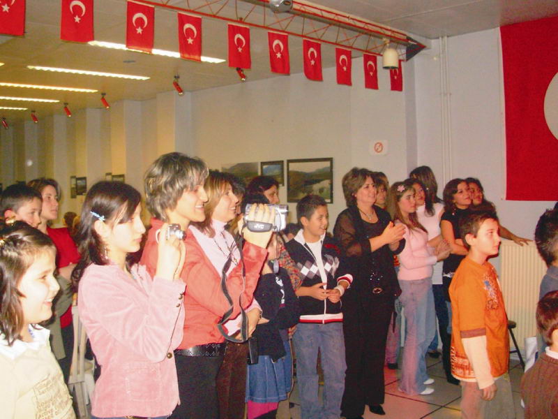 Bulgaristan Türkleri gönüllerince eğlendiler