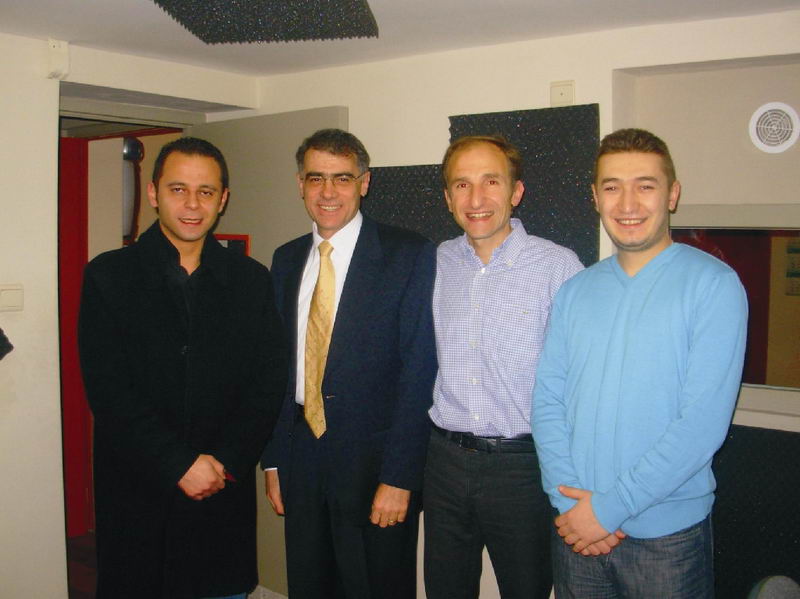 BÜYÜKELÇİ TANLAY GOLD FM’DEN SESLENDİ