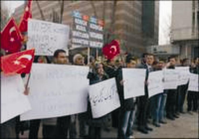 Türkmenlerden hükümete protesto !