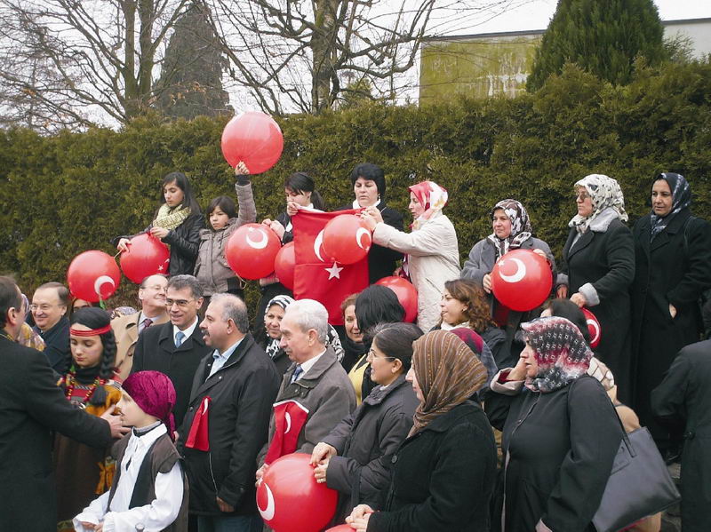 Türk Bayraklı geçit coşturdu