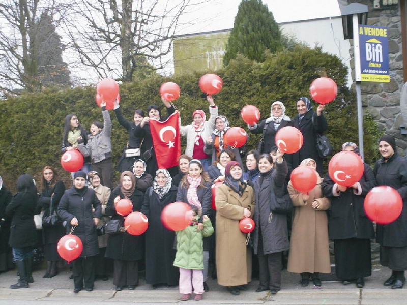 Türk Bayraklı geçit coşturdu
