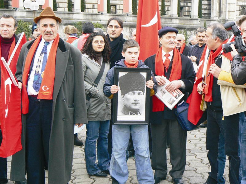 TALAT PAŞA KOMİTE ÜYELERİ LOZAN'DAN AYRILDI SAVUNMA DEVAM EDİYOR...