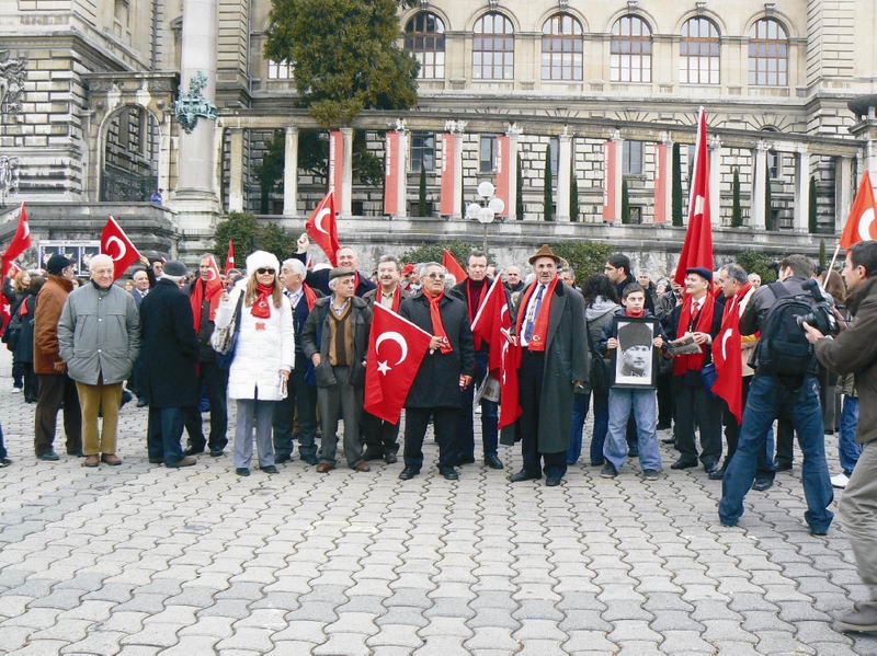 TALAT PAŞA KOMİTE ÜYELERİ LOZAN'DAN AYRILDI SAVUNMA DEVAM EDİYOR...