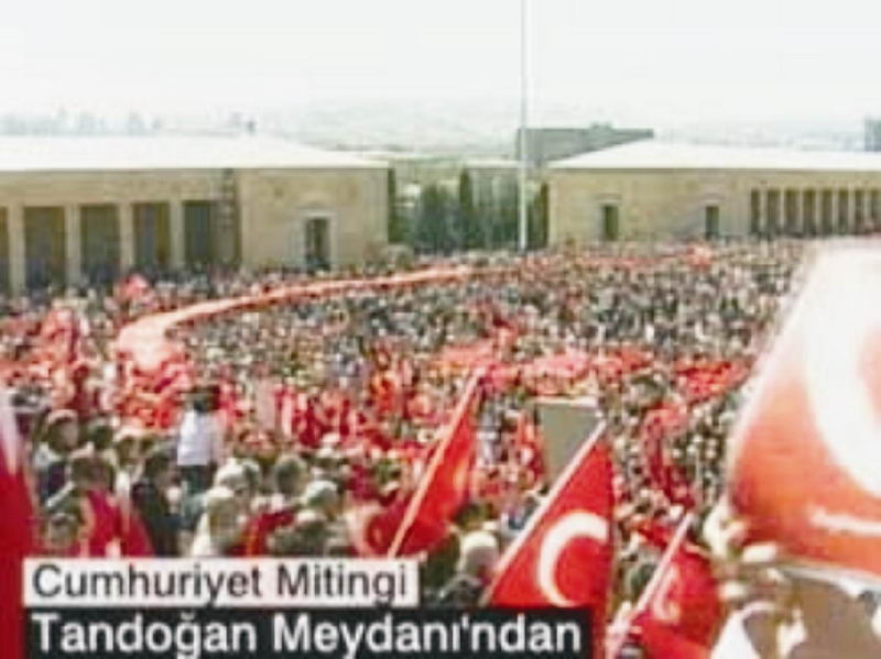 Cumhuriyet için yürüdüler