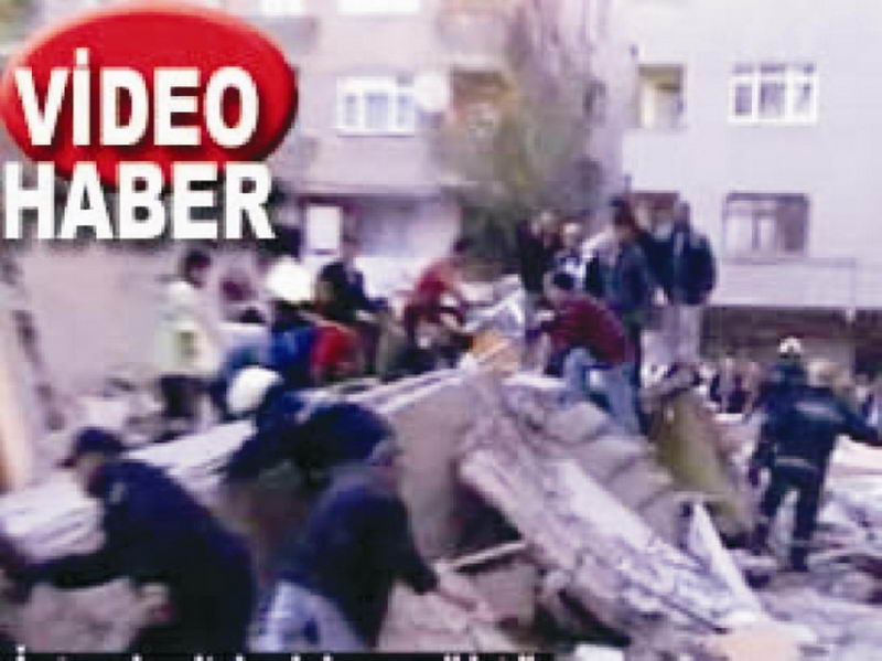 Çöken binada can pazarı Video
