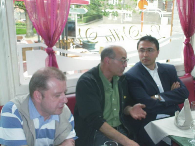 DOMINIQUE MR ADAYLARI ONURUNA YEMEK VERDİ