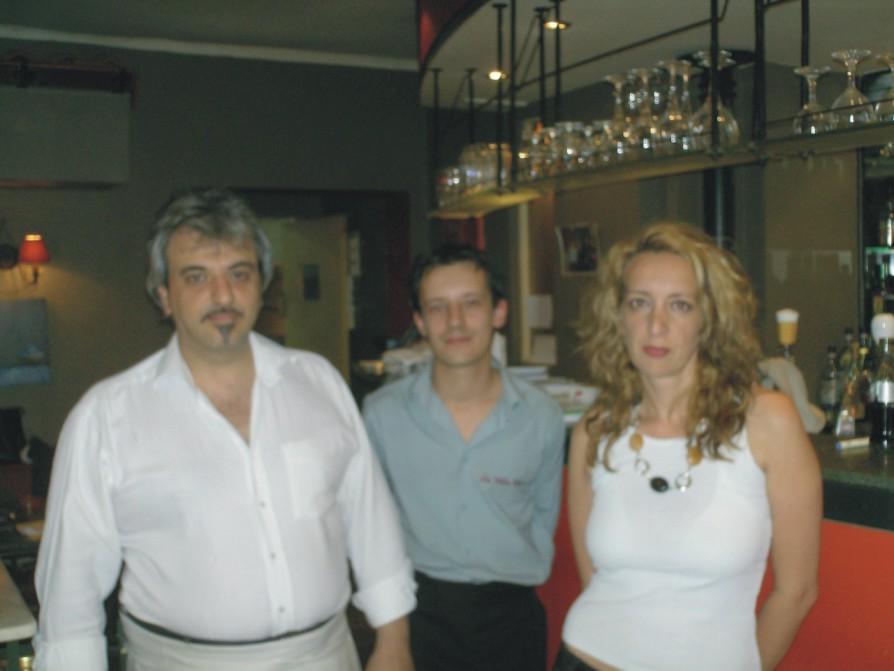 DOMINIQUE MR ADAYLARI ONURUNA YEMEK VERDİ
