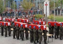 13 Cenazenin Ardından Gözyaşı