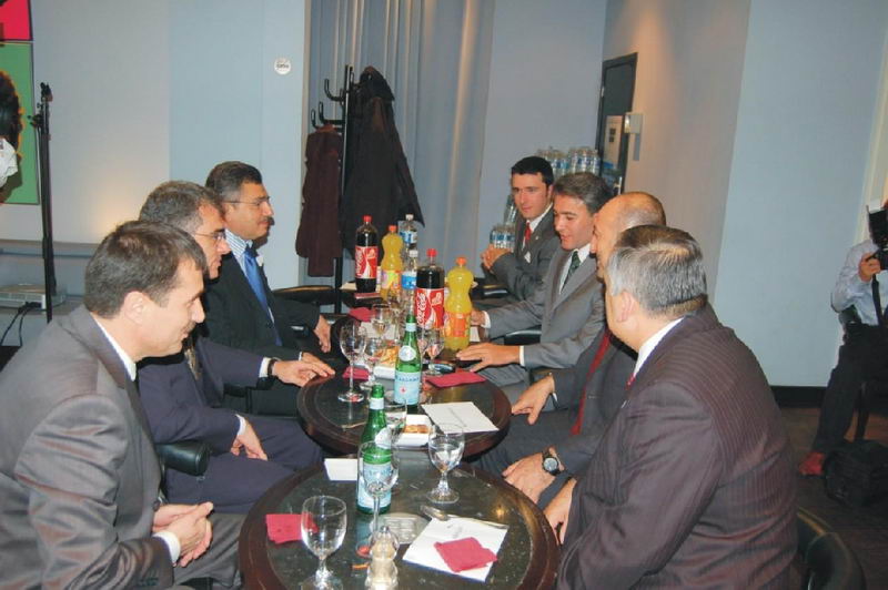 UETD'in iftar yemeği birlik mesajları ile son buldu