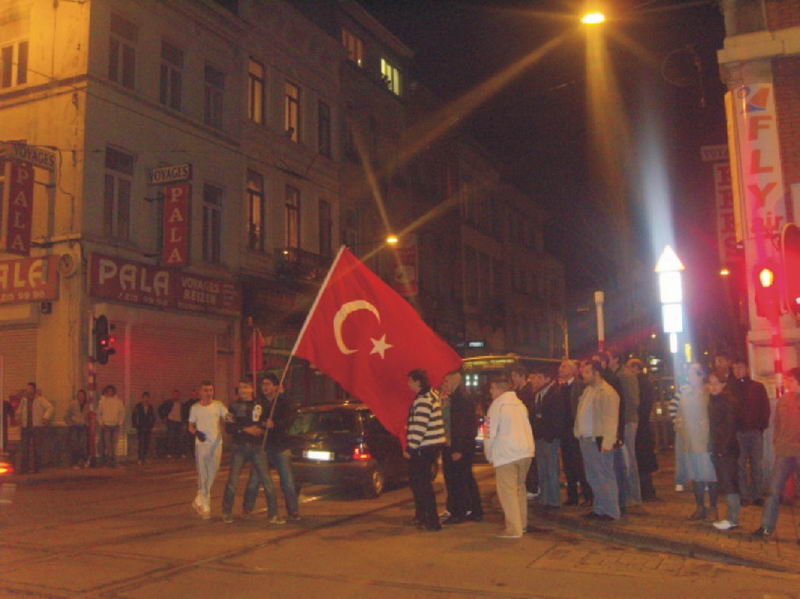 Milllilerin başarısı gençleri coşturdu