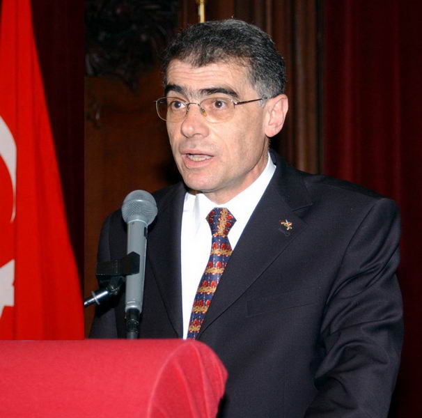 FUAT TANLAY;' Öğretmenlerimizin sorumluluğu büyük'