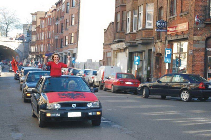Brüksel'de Kosovalılar Bağımsızlıklarını kutluyorlar