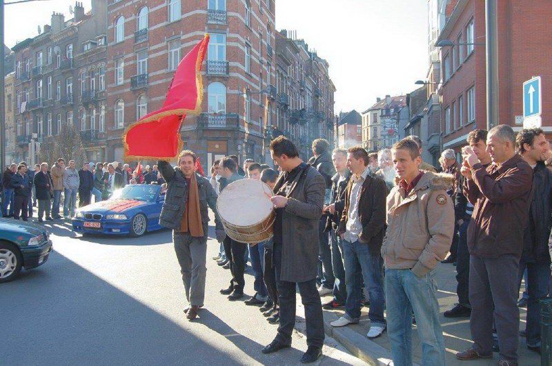 Brüksel'de Kosovalılar Bağımsızlıklarını kutluyorlar