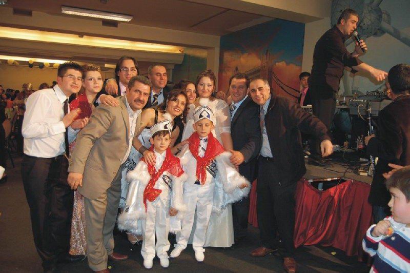 Kadir ve Gülten çiftnin mutlu günü
